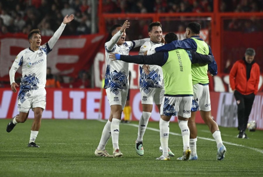 TALLERES CELEBR&Oacute; EN AVELLANEDA AL SUPERAR AL ROJO
