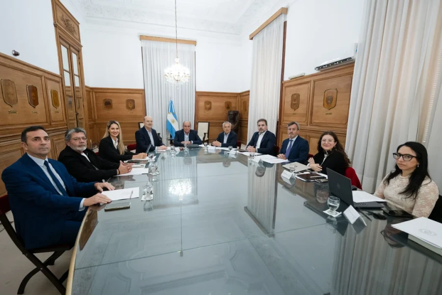El Consejo de Mayo realiza su segunda reuni&oacute;n.