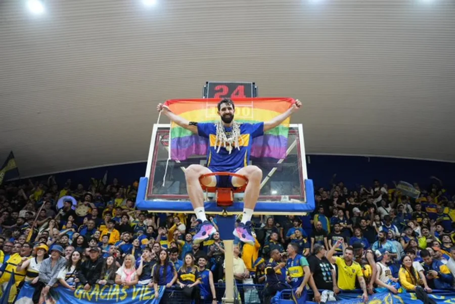 Sebasti&aacute;n Vega, el bicampe&oacute;n de Boca que levant&oacute; la bandera LGBT.