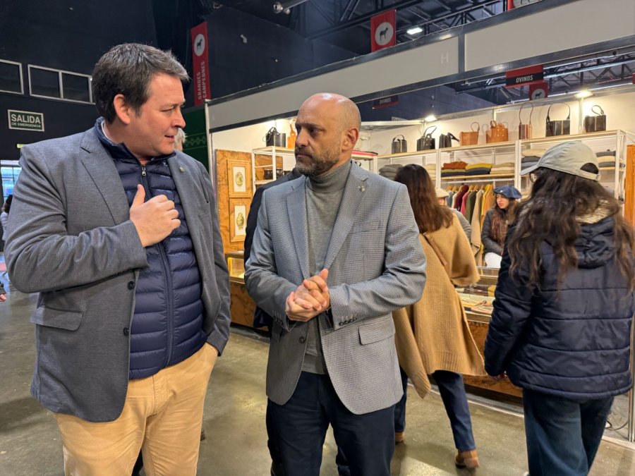 EN LA EXPOSICION.  El ministro de Desarrollo Productivo de Santa Fe, Gustavo Puccini, volvi&oacute; a plantear dos demandas estrat&eacute;gicas para el campo.