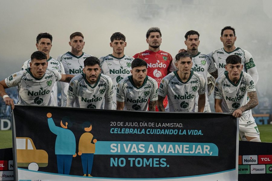 ABRE LA FECHA. Sarmiento de Jun&iacute;n este viernes ante Lan&uacute;s.