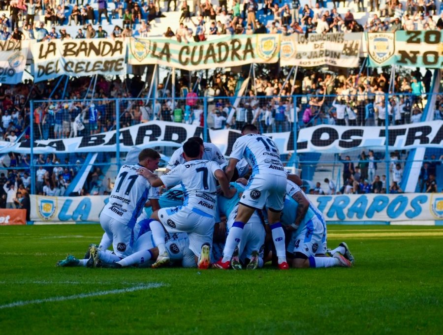 POR OTRA ALEGR&Iacute;A. La Crema juega ma&ntilde;ana en Formosa y buscar&aacute; traerse un gran resultado.
