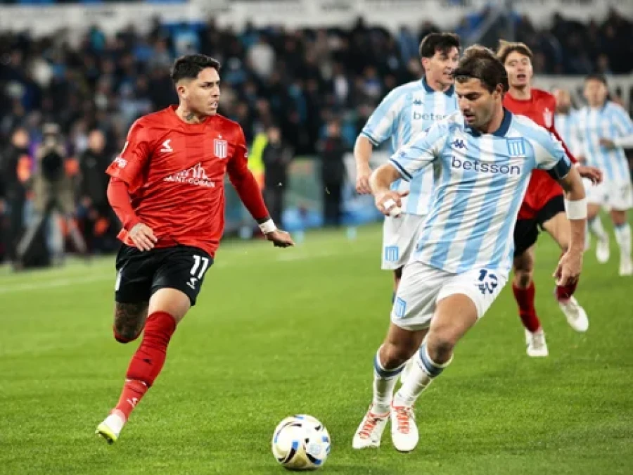 CON LAS MANOS VACIAS. Racing volvi&oacute; a caer de local.