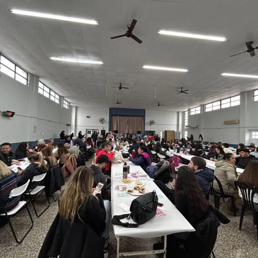 Un sal&oacute;n colmado respondi&oacute; con creces a la propuesta.