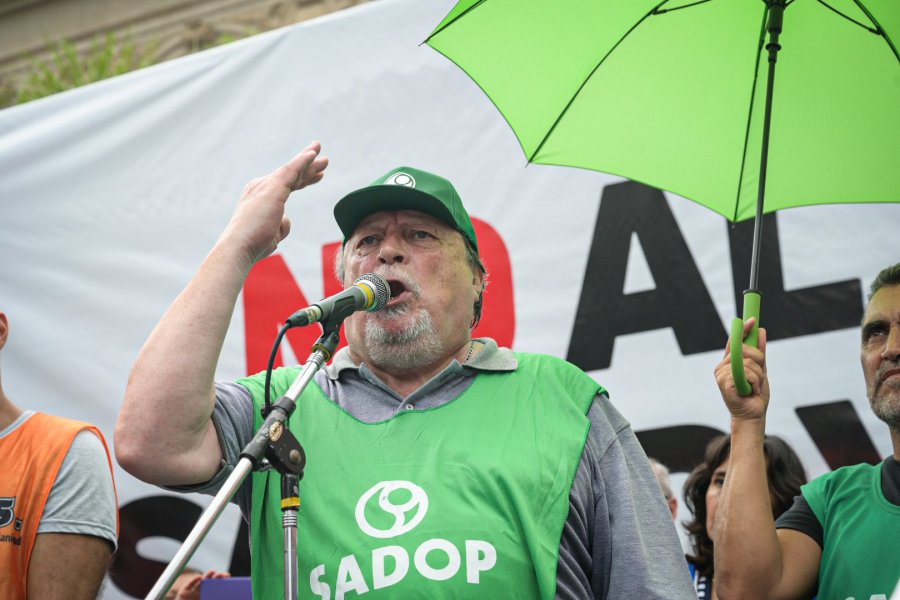 SALARIO Y OTROS TEMAS. Pedro Bay&uacute;gar, de Sadop, le pide al gobierno "di&aacute;logo y apertura" pensando en una nueva mesa paritaria que se realizar&aacute; ma&ntilde;ana con docentes y estatales de Santa Fe en la capital