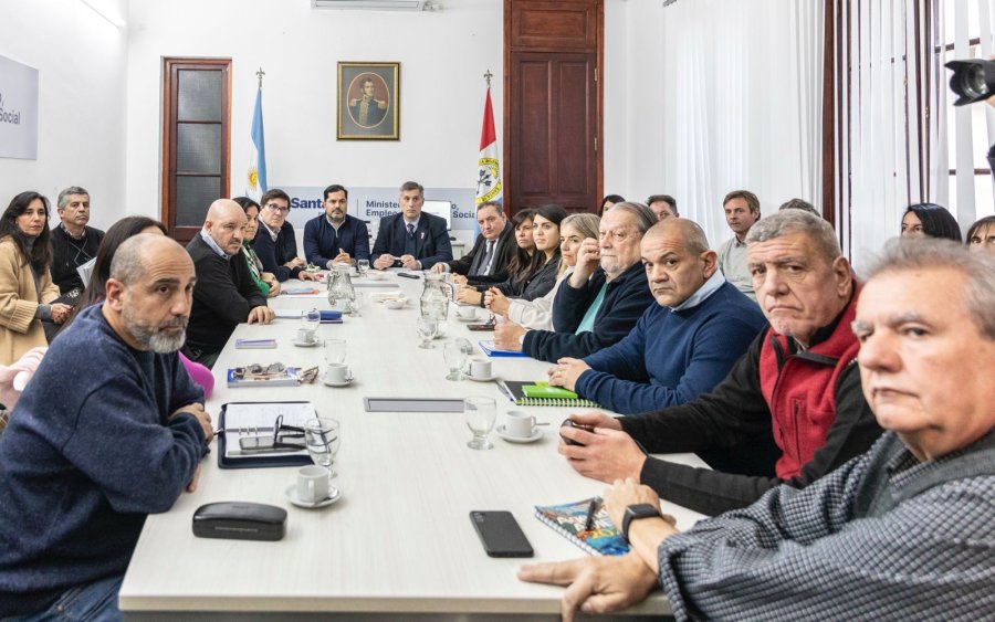 ENCUENTRO. El gobierno santafesino expuso el estado de las finanzas p&uacute;blicas para avanzar con una propuesta salarial sustentable para los docentes.