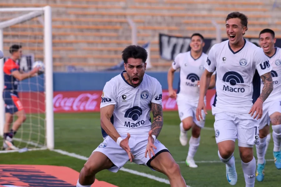 FESTEJO. El equipo mendocino lo gan&oacute; en el final.