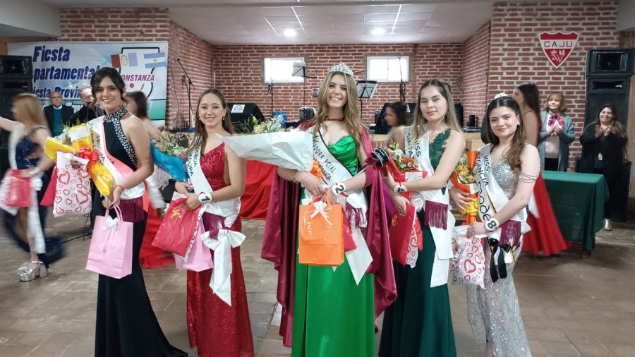 SELECCIONADAS. Ailen Rodriguez (Capivara); Agustina Bartizzaghi (Sarmiento); Belina Juncos (Felicia); Ami Celis (Mois&eacute;s Ville); Yoselin Armando (Elisa).