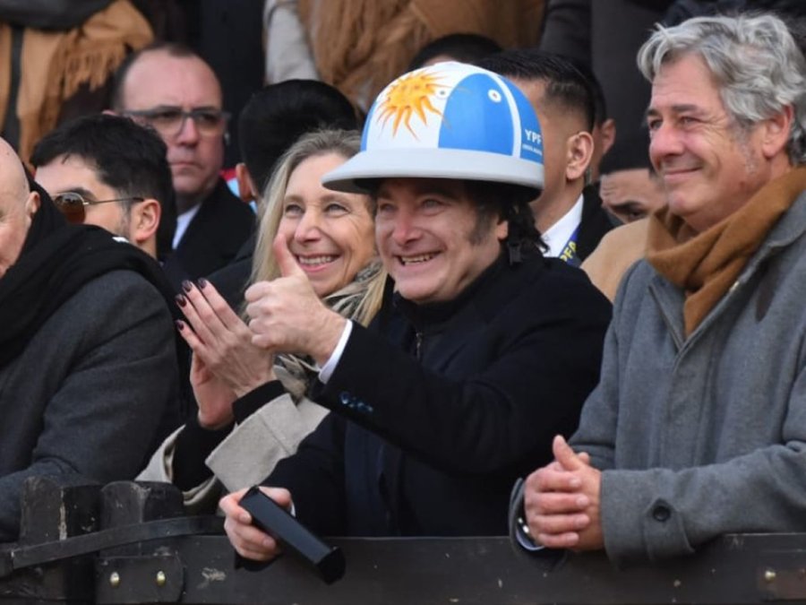ANUNCIO. El presidente de la Naci&oacute;n Javier Milei sorprendi&oacute; en la Rural con la baja de DEX a los granos