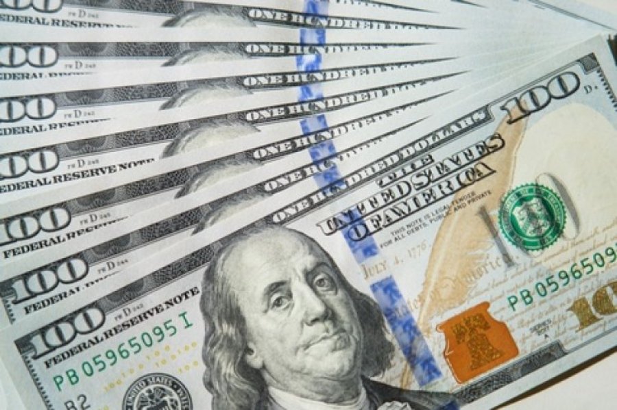 VOLO. El d&oacute;lar oficial se dispar&oacute; a $1.380 y se acerc&oacute; al techo de la banda.