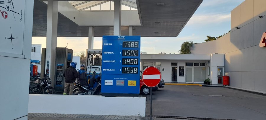 NAFTAS MAS CARAS. YPF volvi&oacute; a aumentar el precio de sus combustibles este lunes en nuestra ciudad.
