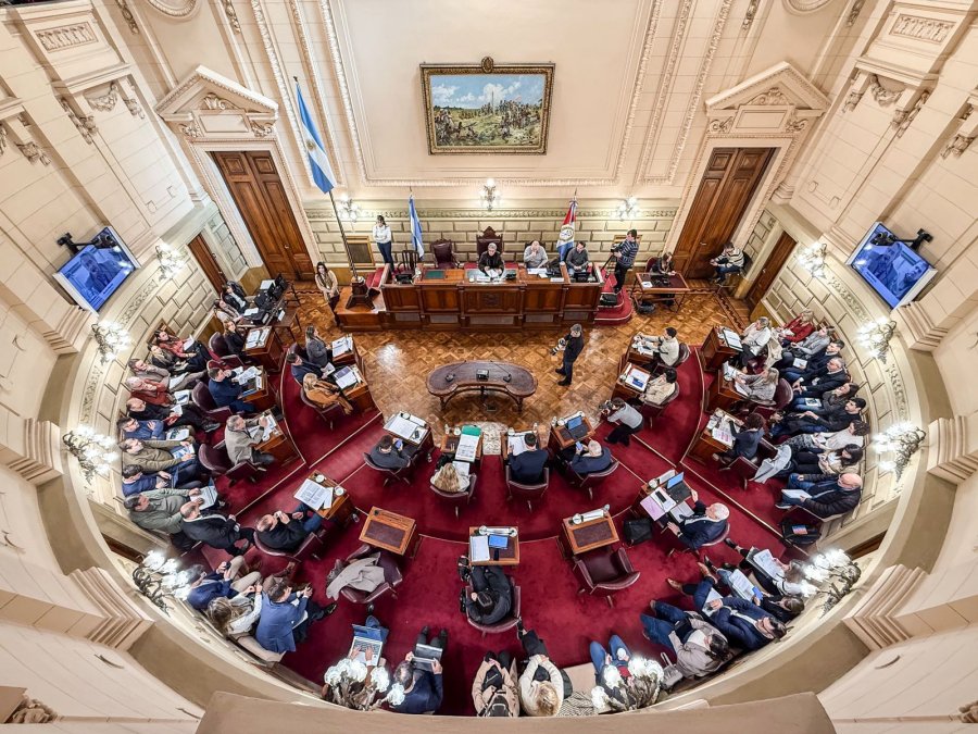 La Comisi&oacute;n de Poder Legislativo y Poder Ejecutivo trat&oacute; proyectos referidos a cuatro art&iacute;culos.