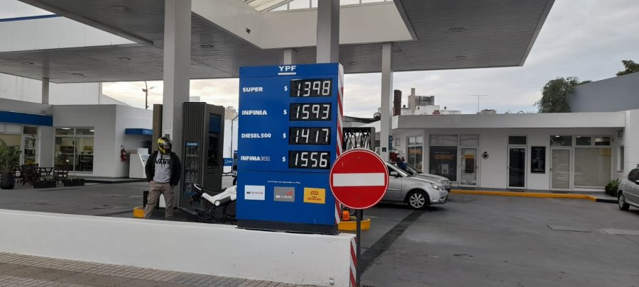 CADA VEZ MAS CARAS. En menos de 48 horas, YPF subi&oacute; dos veces el precio de los combustibles en nuestra ciudad.
