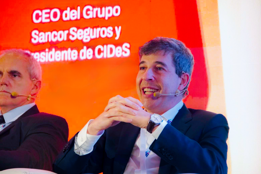 Alejandro Sim&oacute;n integr&oacute; interesante panel.