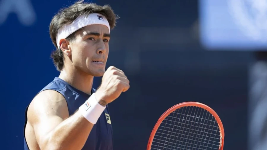 "CHINO". Francisco Comesa&ntilde;a sigue en Cincinnati.