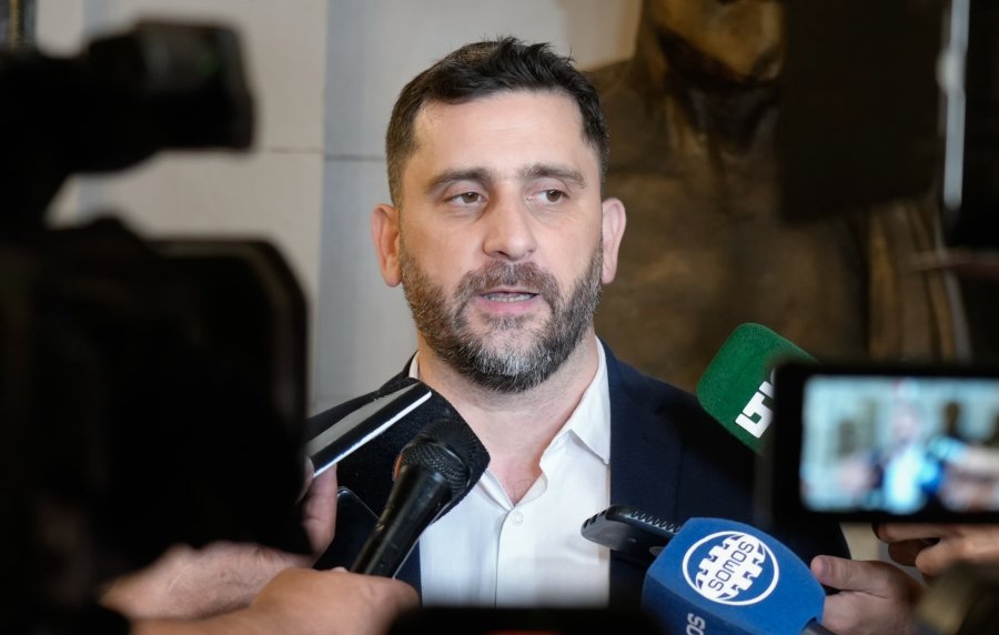&ldquo;Mientras en Naci&oacute;n se eliminan secretar&iacute;as estrat&eacute;gicas, en nuestra provincia se anuncian inversiones en infraestructura", dijo Cuvertino.