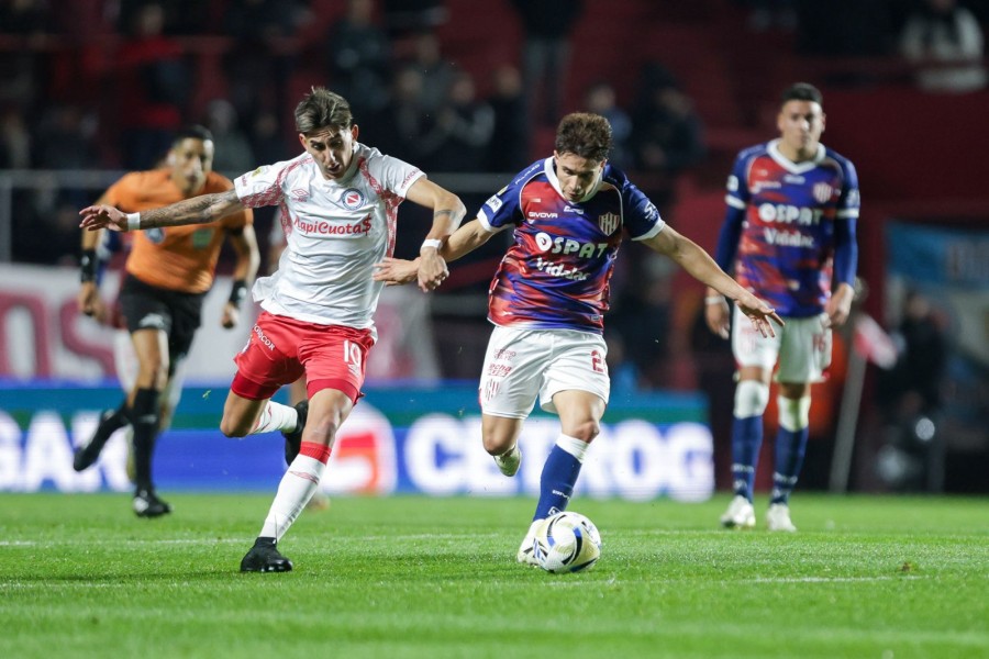 Uni&oacute;n no pudo con Argentinos en el Diego Armando Maradona