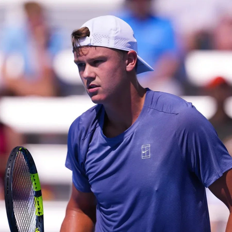 Rune avanz&oacute; a octavos de final con pol&eacute;mica en el Masters 1000 de Cincinnati.