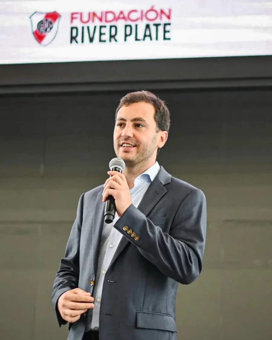Stefano Di Carlo lanz&oacute; su candidatura presidencial en River con el respaldo del oficialismo.
