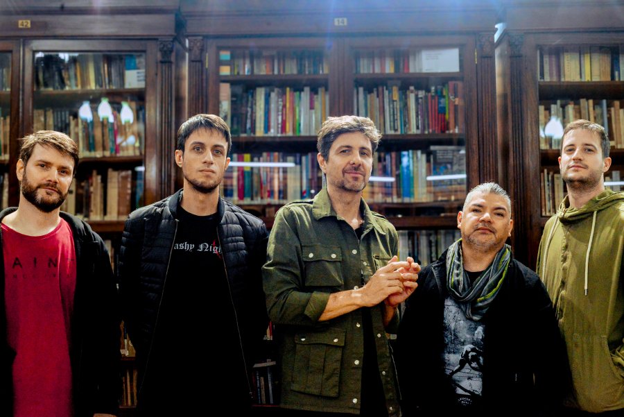 Ale Delbono y Los Farsantes en La Mula.