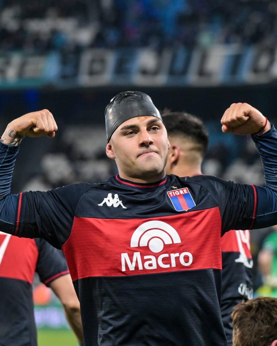 INCRE&Iacute;BLE. Tigre lo gan&oacute; en el final con gol de Russo.