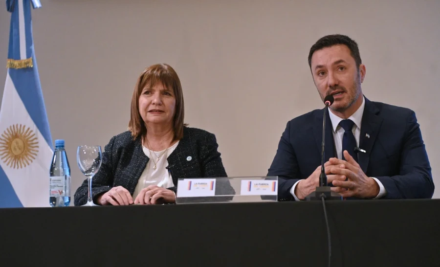 Posible salida de Bullrich y Petri.