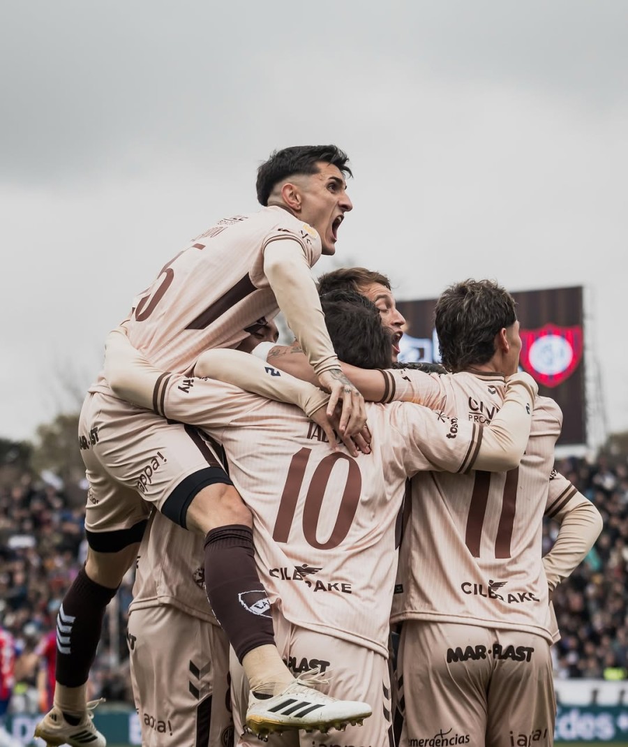 APARECIO EL CAMPEON. Pudo ganar el primer partido con el Kily Gonz&aacute;lez.