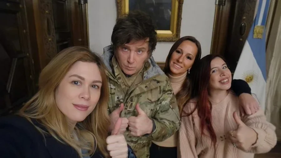 El presidente Javier Milei estuvo en Casa Rosada para saludar y almorzar con los granaderos, en conmemoraci&oacute;n del 17 de agosto.