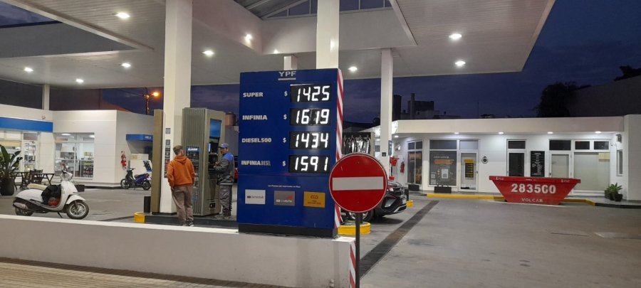 YPF Y LOS MICROPRECIOS. La petrolera estatal ya vari&oacute; sus precios 10 veces en las estaciones de servicio rafaelinas en lo que va del mes de agosto.