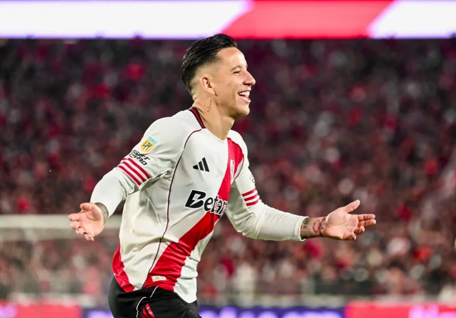 Festejo de Sebasti&aacute;n Driussi.