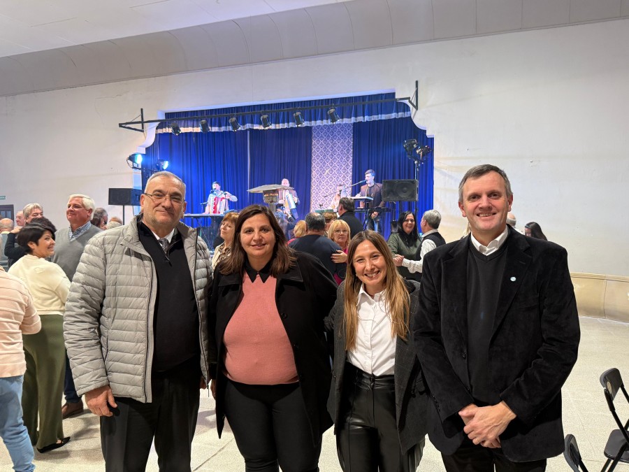 Alcides Calvo, Jorgelina Sicardi, B&aacute;rbara Chivallero y Rodolfo Giacosa.