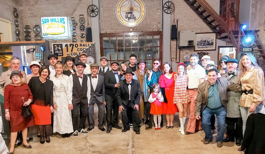 La entrega de premios de la edici&oacute;n anterior, con los participantes vestidos con trajes de &eacute;poca.
