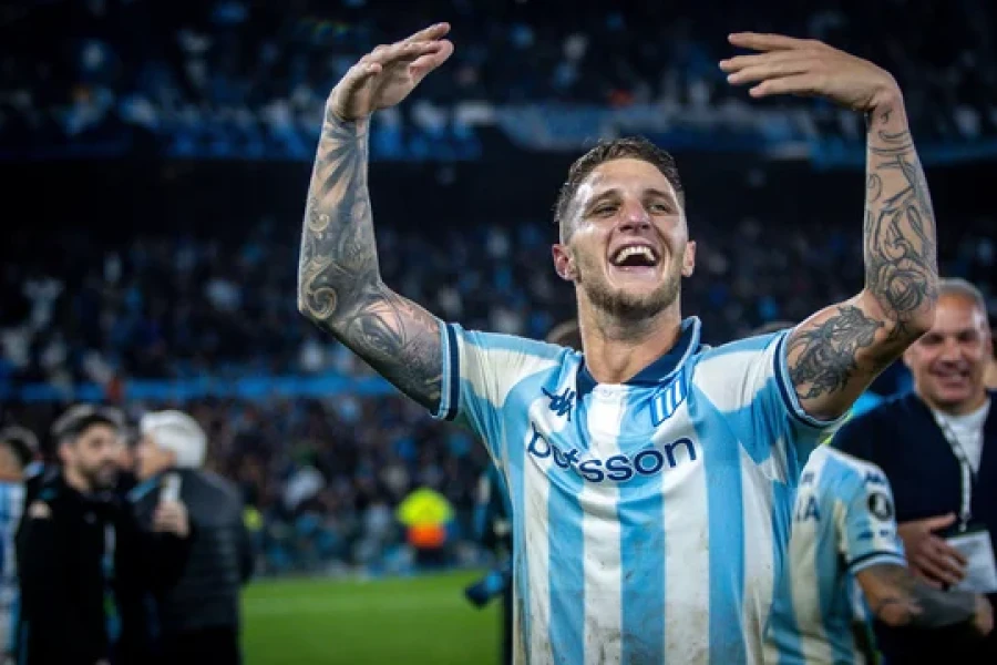 HEROE DE LA NOCHE. El defensor que anot&oacute; el tercer gol.