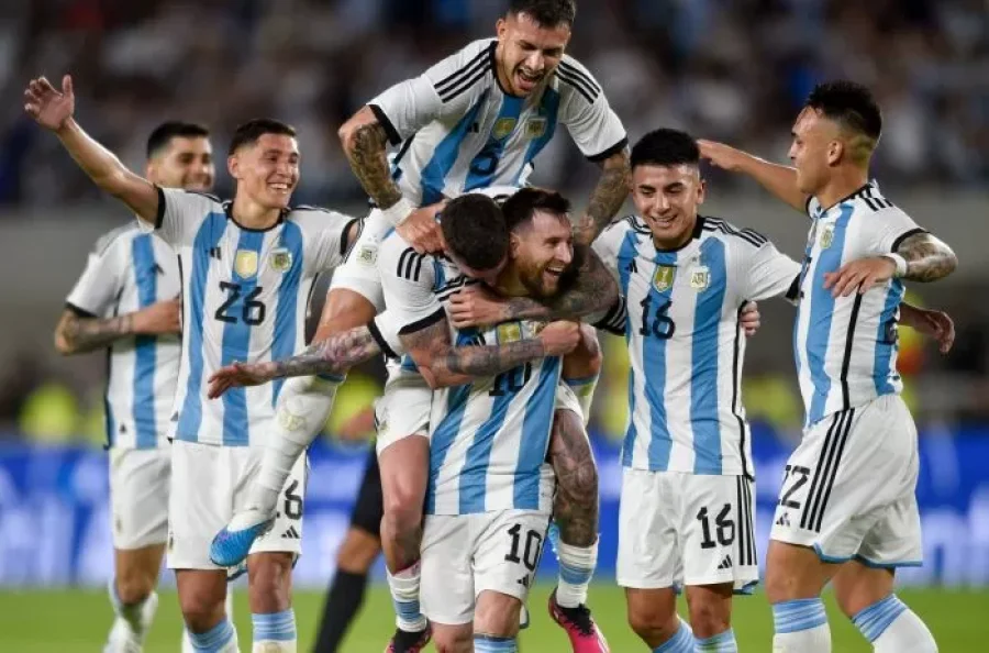 RUMBO AL MUNDIAL. / A la espera de la pr&oacute;xima Copa del Mundo, con la Selecci&oacute;n ya clasificada, restan definir los partidos que disputar&aacute; para llegar de la mejor manera.