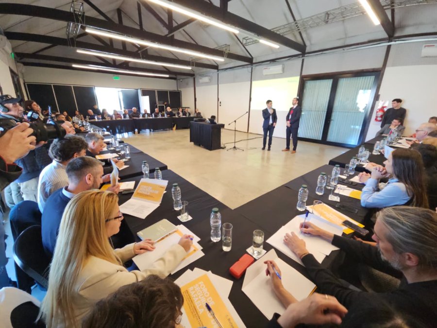 El intendente Leonardo Viotti presidi&oacute; la primera reuni&oacute;n del Foro de Seguridad.