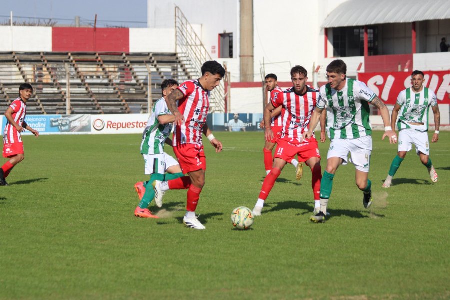 Tob&iacute;as Macies aporta equilibrio en el equipo juliense.