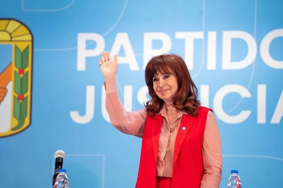 La ex presidenta Cristina Kirchner lanz&oacute; una dura acusaci&oacute;n contra el presidente Javier Milei.