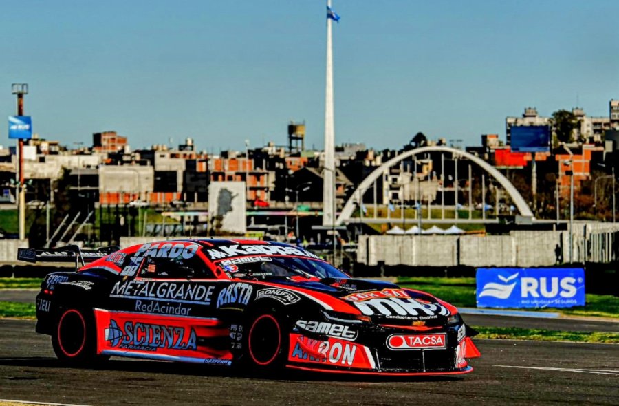 Agust&iacute;n Canapino (Camaro) en el aut&oacute;dromo de Buenos Aires.