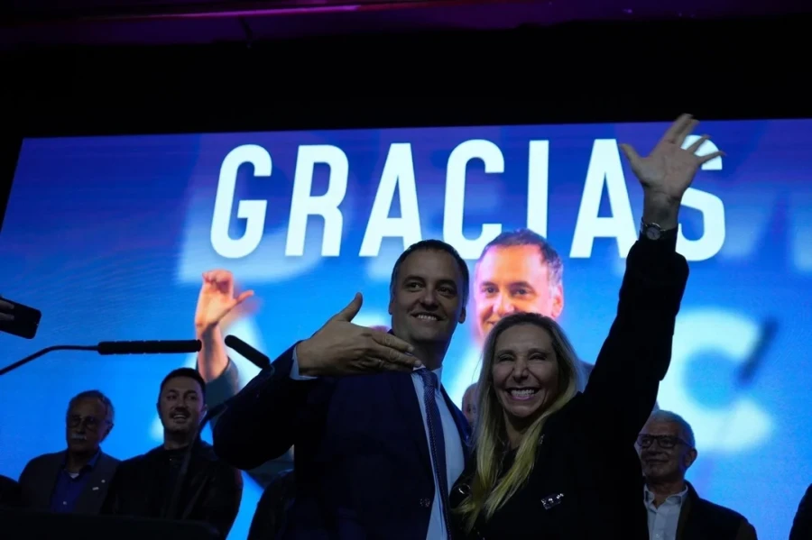 El vocero presidencial, Manuel Adorni, rompi&oacute; el silencio oficial.