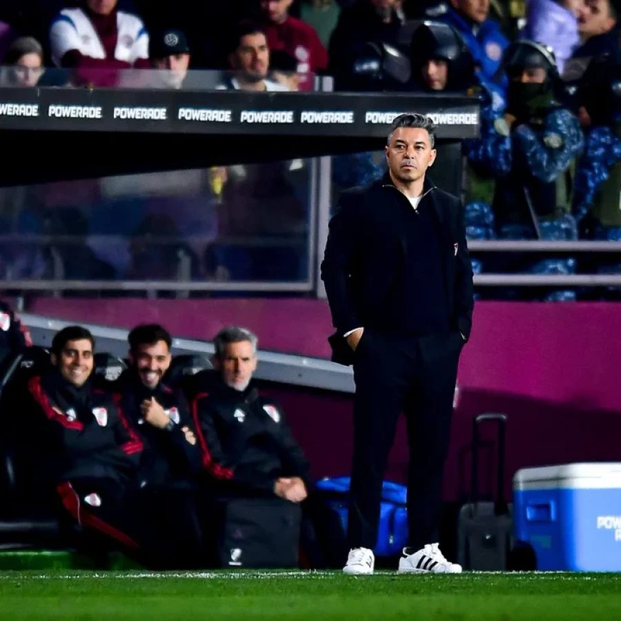 FASTIDIO. Le cay&oacute; mal el empate de Lan&uacute;s sobre la hora.