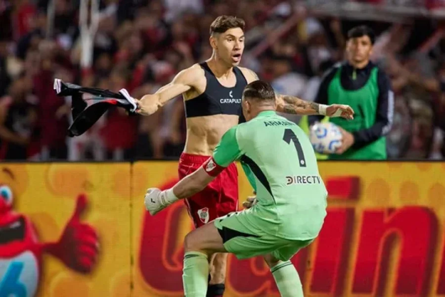 Gonzalo Montiel y Franco Armani en la victoria de River ante Uni&oacute;n por Copa Argentina.