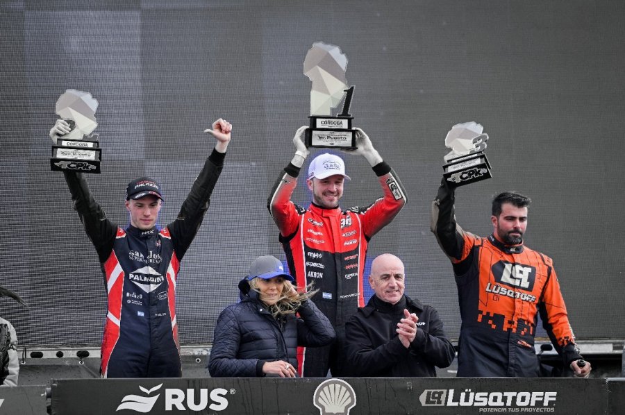 Hern&aacute;n Palazzo, Agust&iacute;n Canapino y Mauricio Lambiris en el podio de R&iacute;o Cuarto.