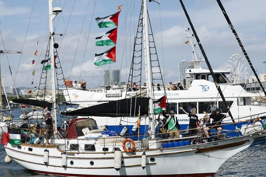 Uno de los barcos de la flotilla Global Sumud, este domingo.