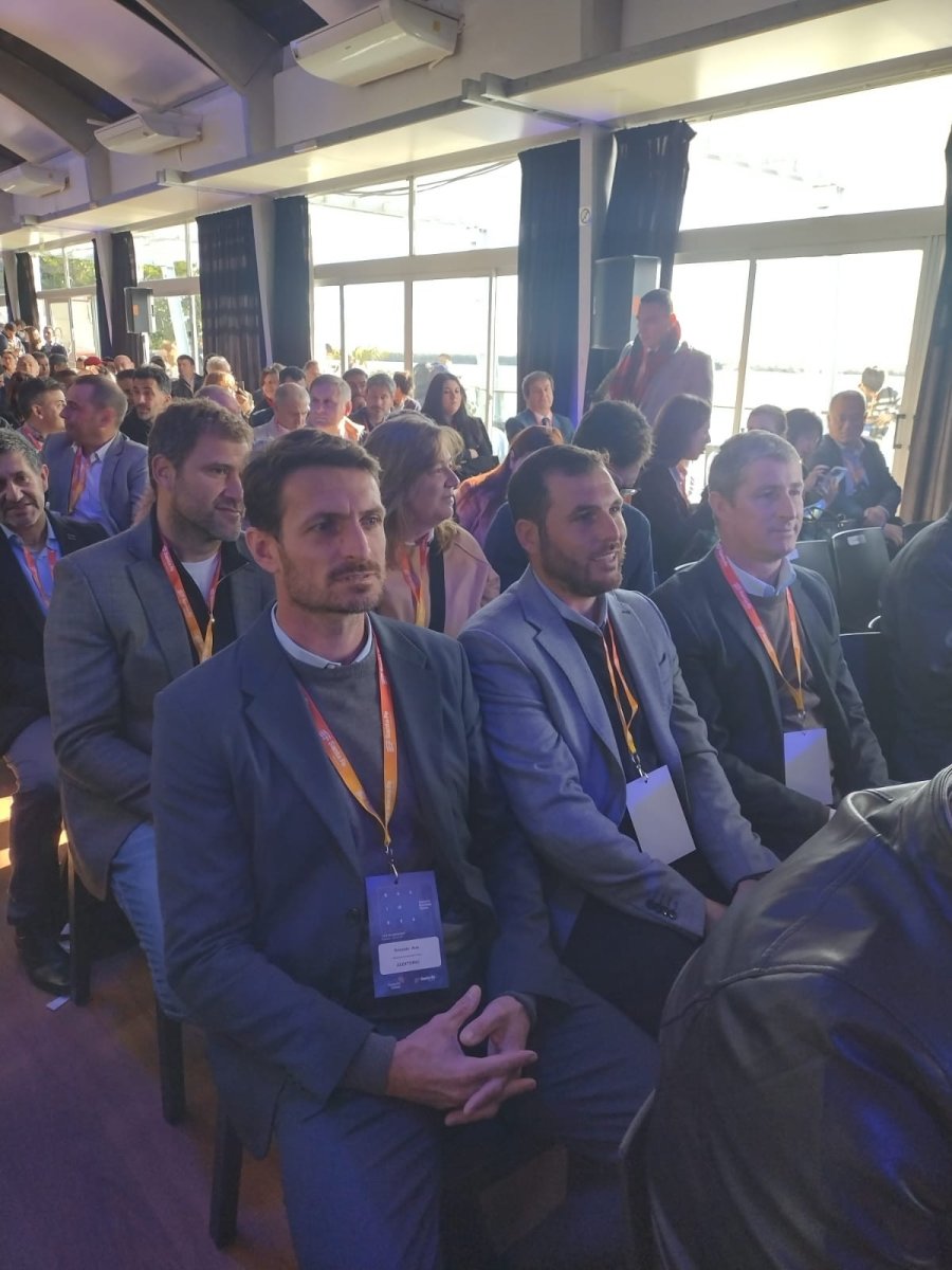 Numerosa participaci&oacute;n cont&oacute; la jornada de apertura.