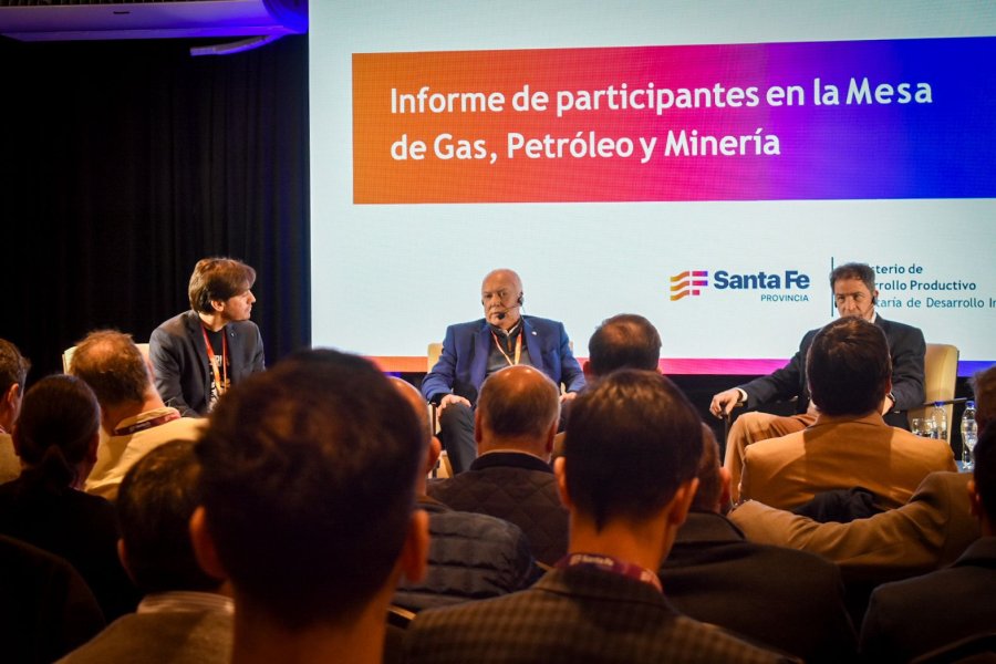 EN ROSARIO. Se firm&oacute; de un convenio de cooperaci&oacute;n entre Santa Fe y A&ntilde;elo, orientado a fortalecer el v&iacute;nculo con los complejos mineros y petroleros del pa&iacute;s.