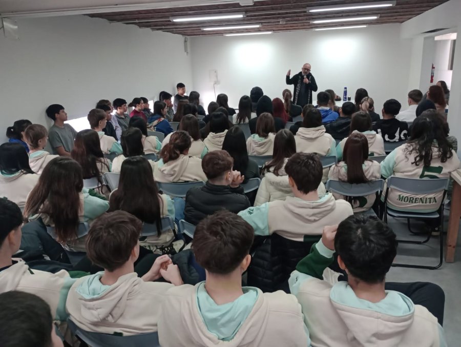 CHARLA. M&aacute;s de 120 personas participaron.