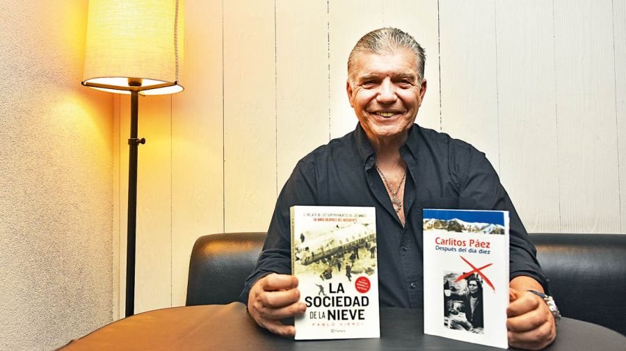 CON SUS LIBROS