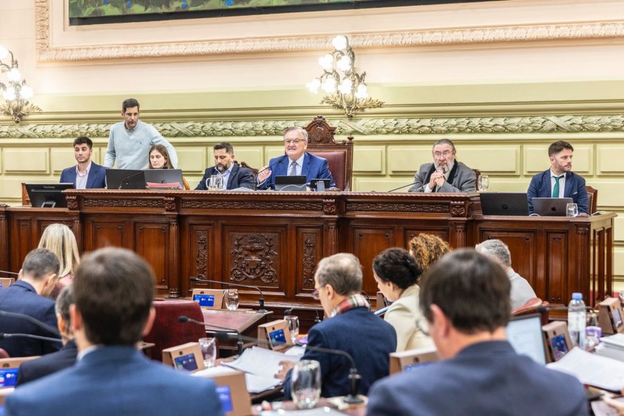 CONVENCIONALES. Sin religi&oacute;n oficial y con reconocimiento a la Iglesia Cat&oacute;lica en la Carta Magna durante la negociaci&oacute;n de los &uacute;ltimos art&iacute;culos de este viernes.