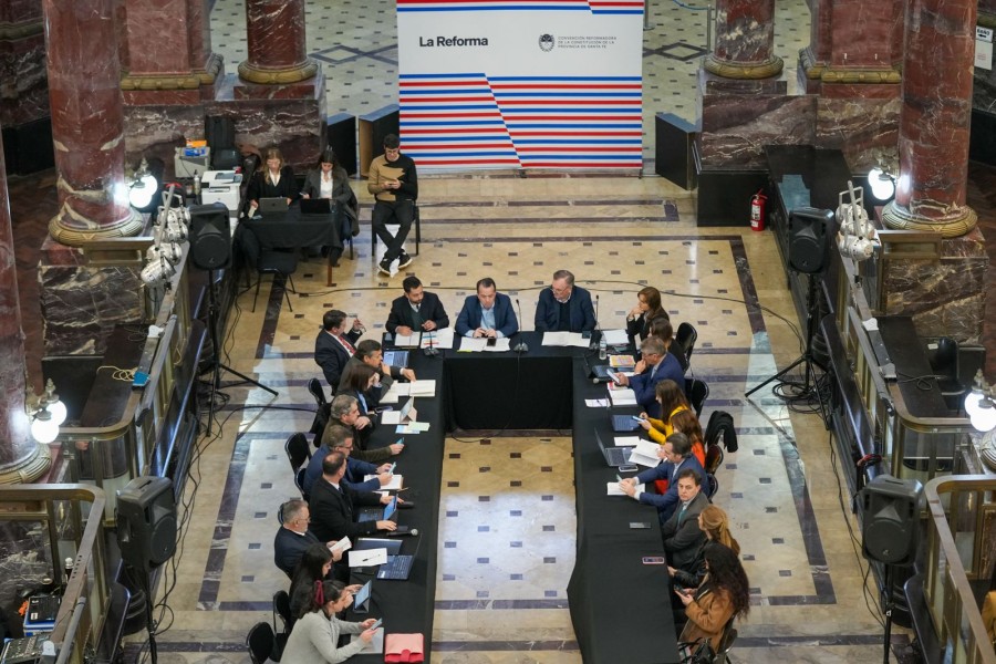 La Comisi&oacute;n Redactora trabaja en el texto definitivo de la Nueva Constituci&oacute;n.