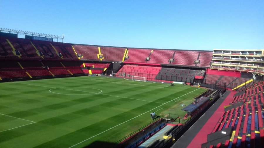 TRIBUNAS VACIAS. Ser&aacute; un cl&aacute;sico santafesino sin color externo.